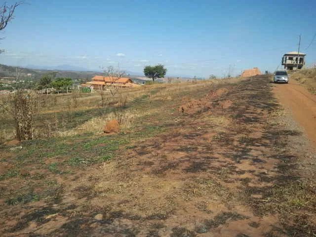 Lote 2.000 metros em condomínio 