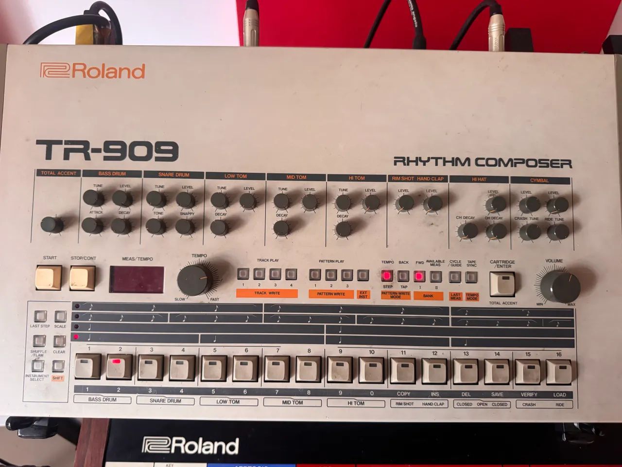 Roland TR 909 2