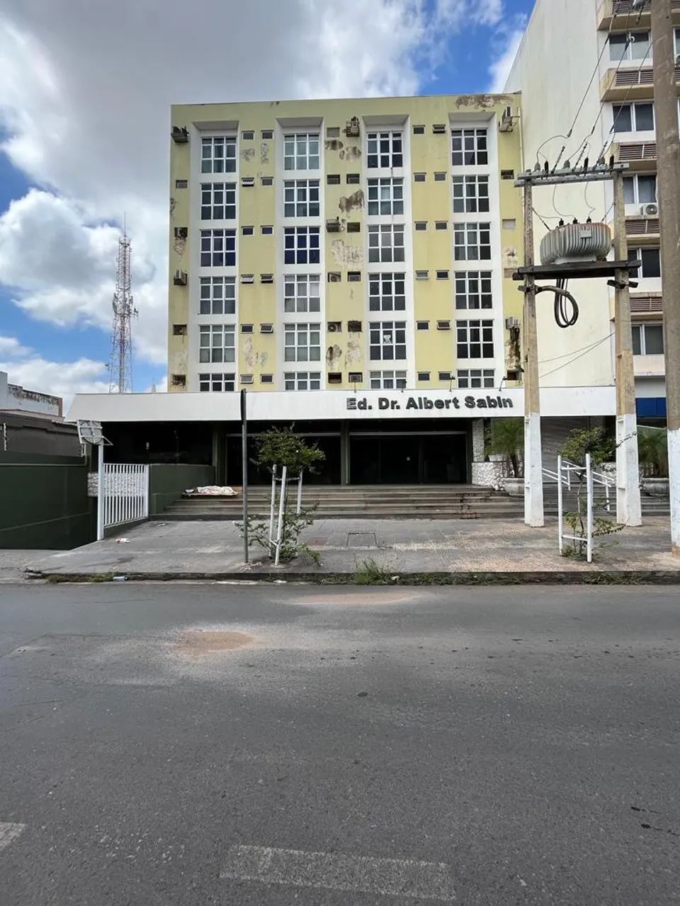 Edifício Albert Sabin Sala Comercial
