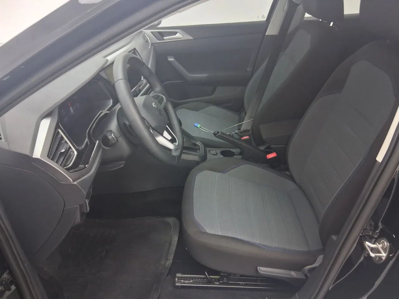 Volkswagen Nivus Comfortline 1.0 200 TSI Flex Aut., foto 17 de 18