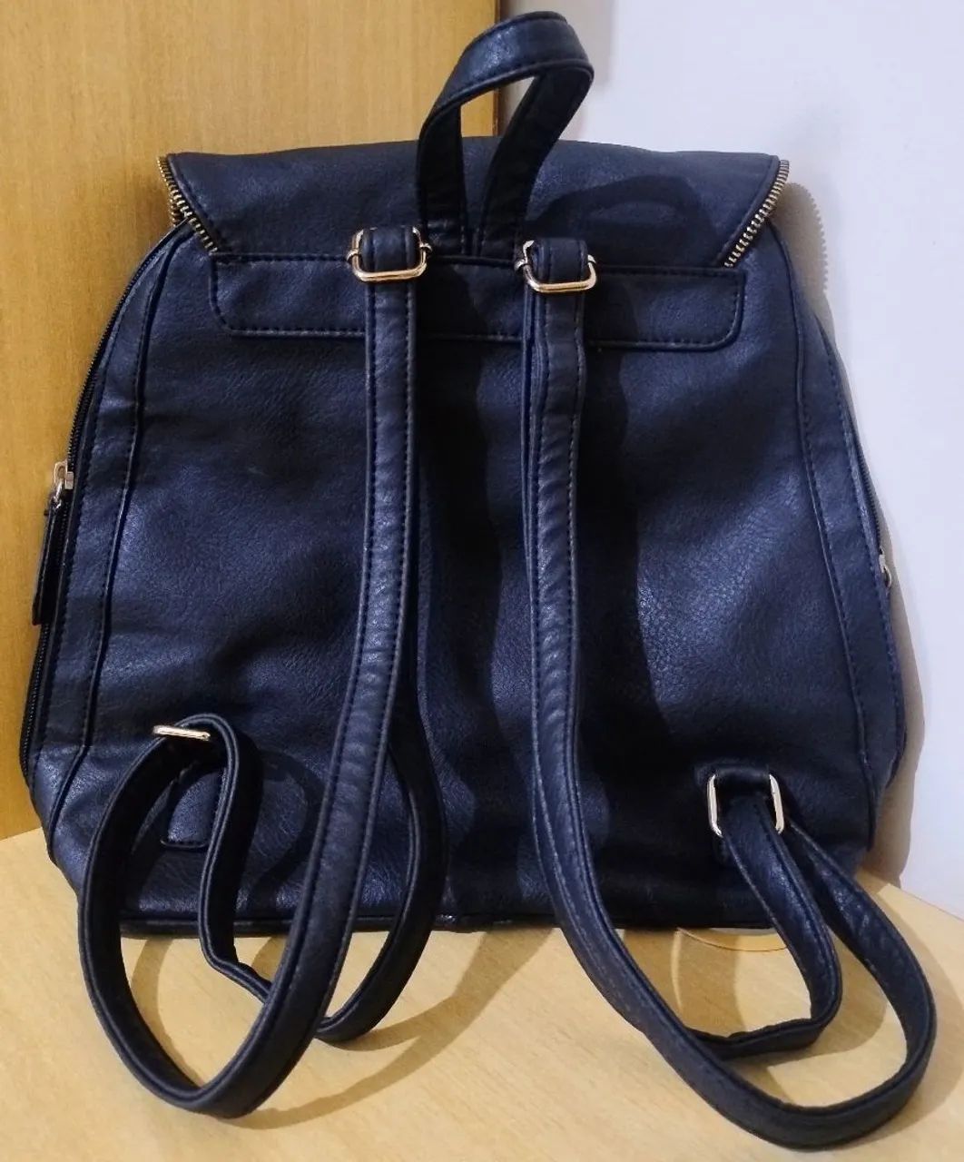 Bolsa preta em couro. - Foto 2