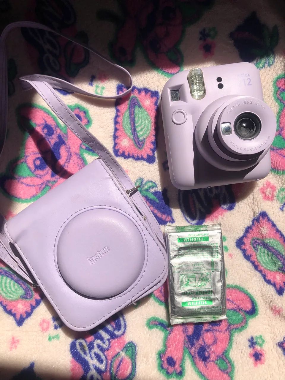 Câmera polaroide instax mini 12
