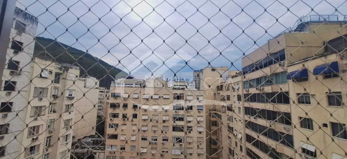 Apartamento de 3 Quartos em Copacabana com 113 m² e Andar Alto