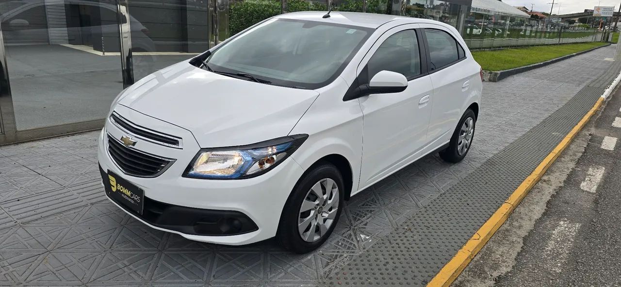 Chevrolet Onix Hatch LT 1.4 8V Flex Power Mec. 4P 2015