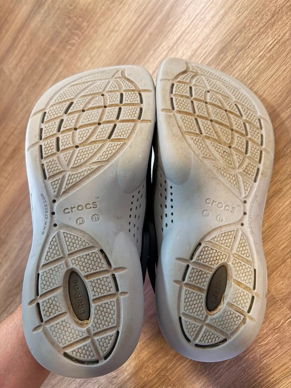 Crocs literide 360 preto  - Foto 5