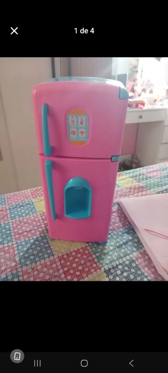 Geladeira de brinquedo