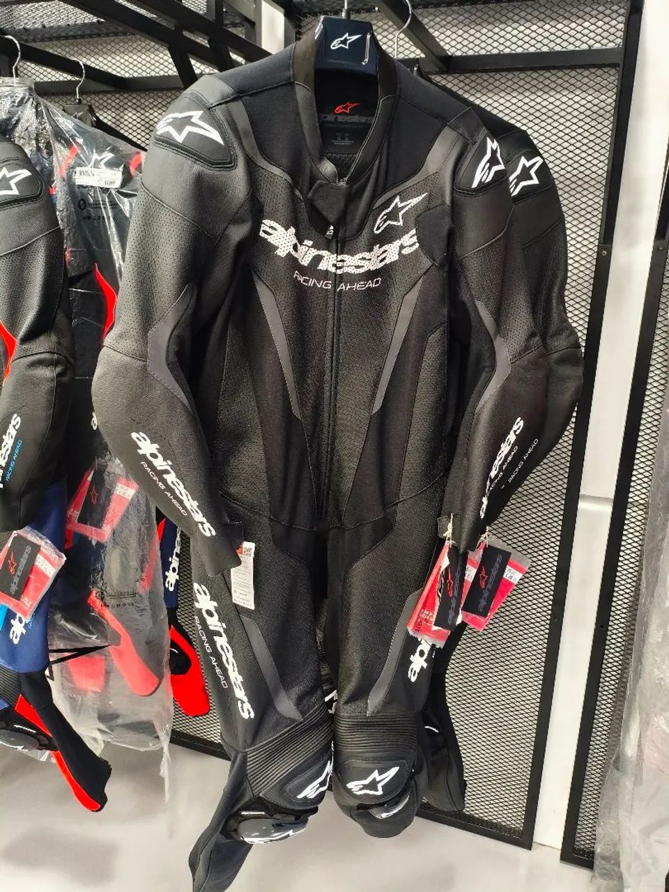 Macacão Alpinestars GP FORCE V2  - Foto 2