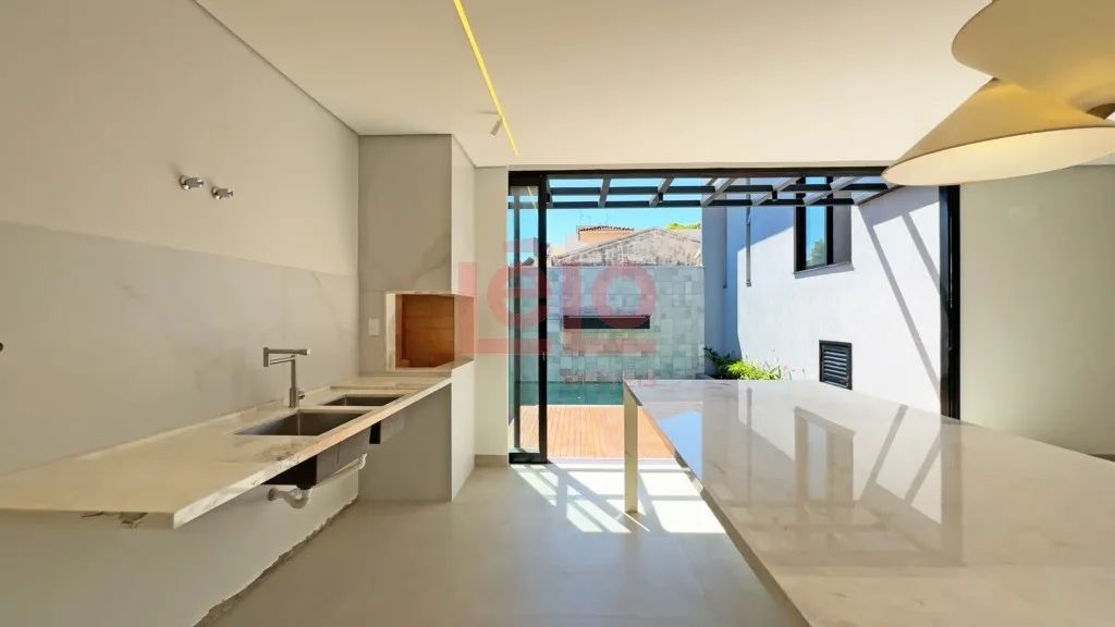 Casa dos sonhos na zona 04, a 50 metros do bosque 2 - Foto 4