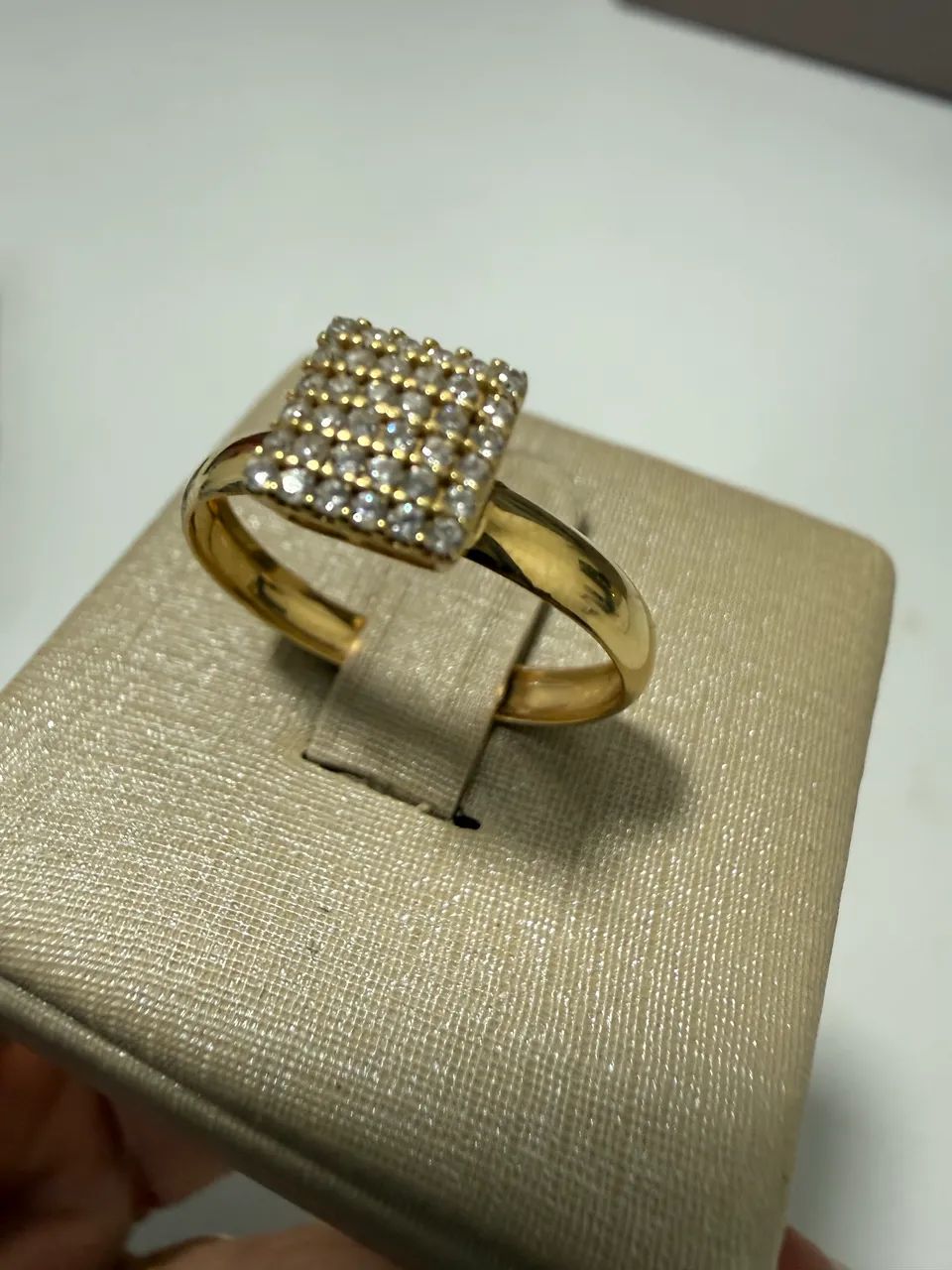 Anel ouro 18k com pedras em zircônias  - Foto 4