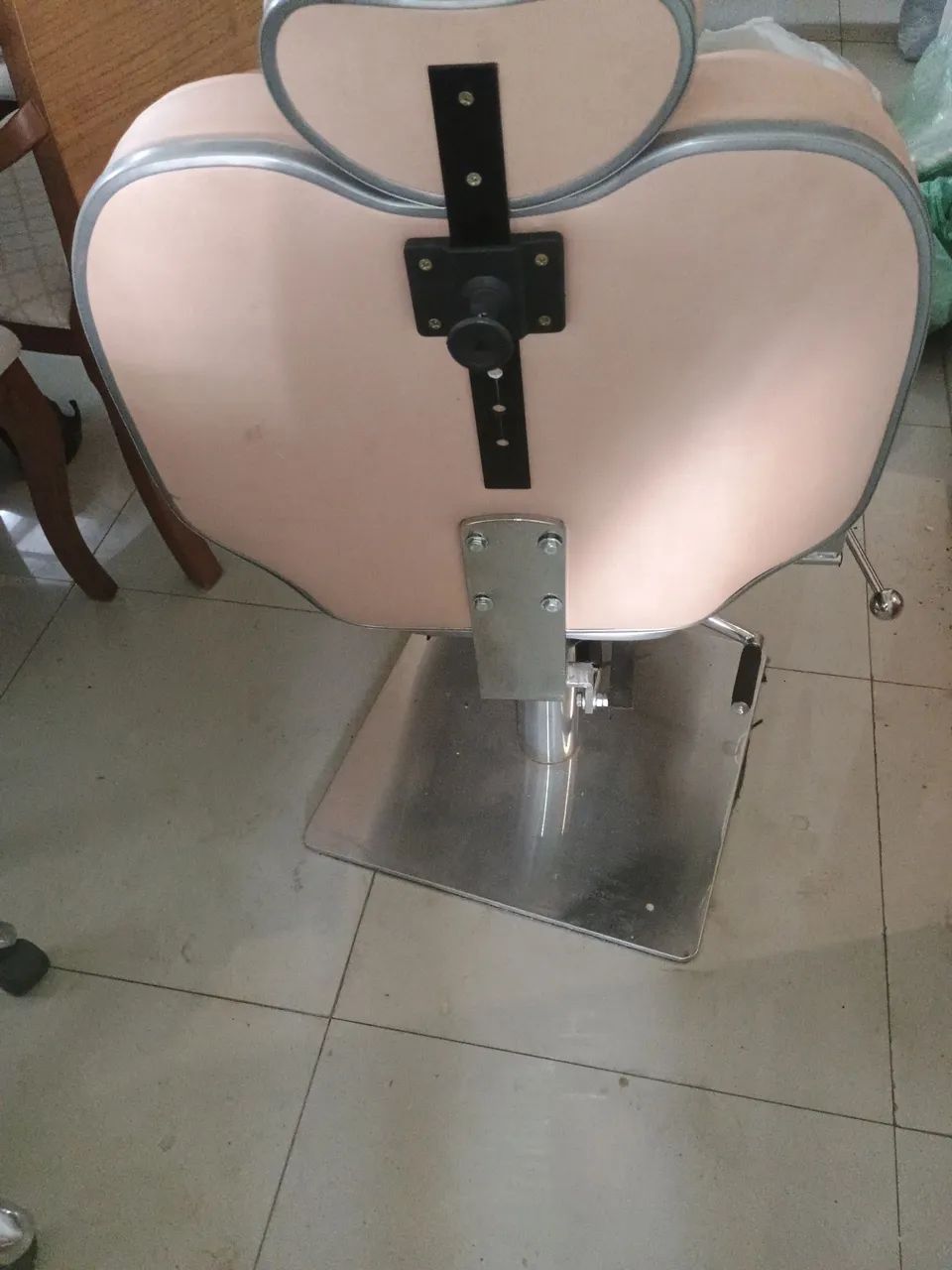 Poltrona para maquiagem cor salmon - Foto 3