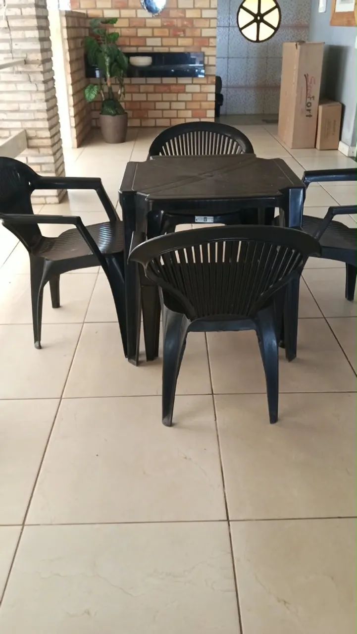 Conjunto de cadeira e mesa de plástico  - Foto 2
