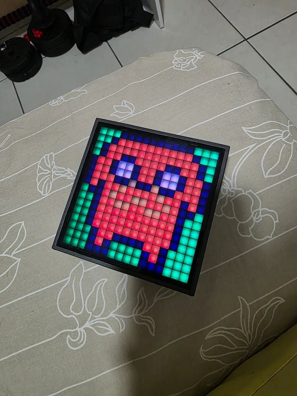 Divoom Timebox - na caixa