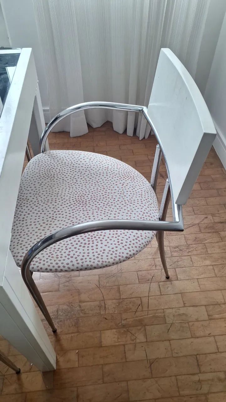 Conjunto mesa retráctil com 4 cadeiras - Foto 2