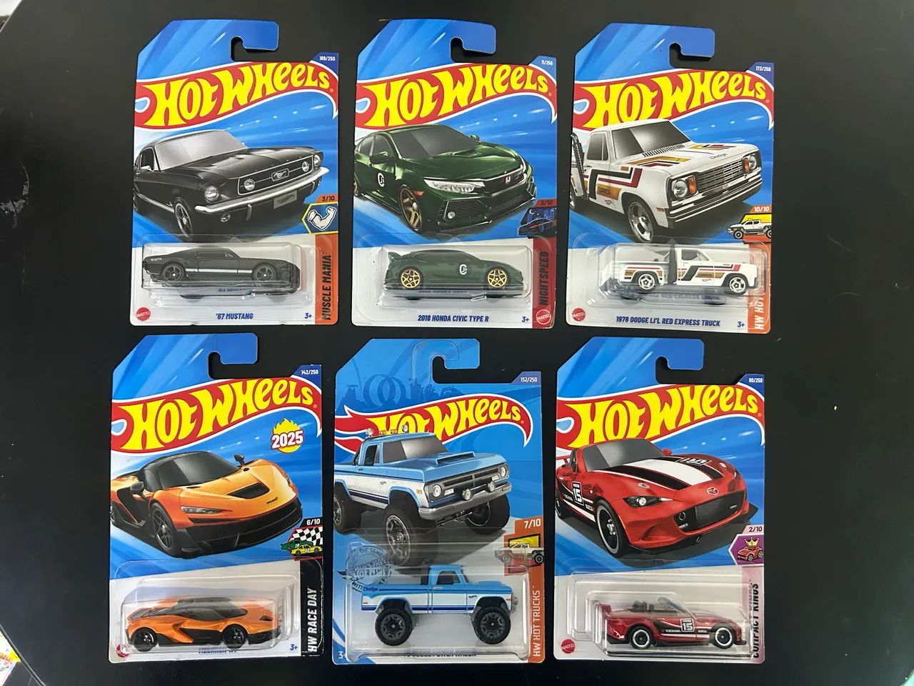 Hot Wheels sortidos - R$21 cada - lacrados 
