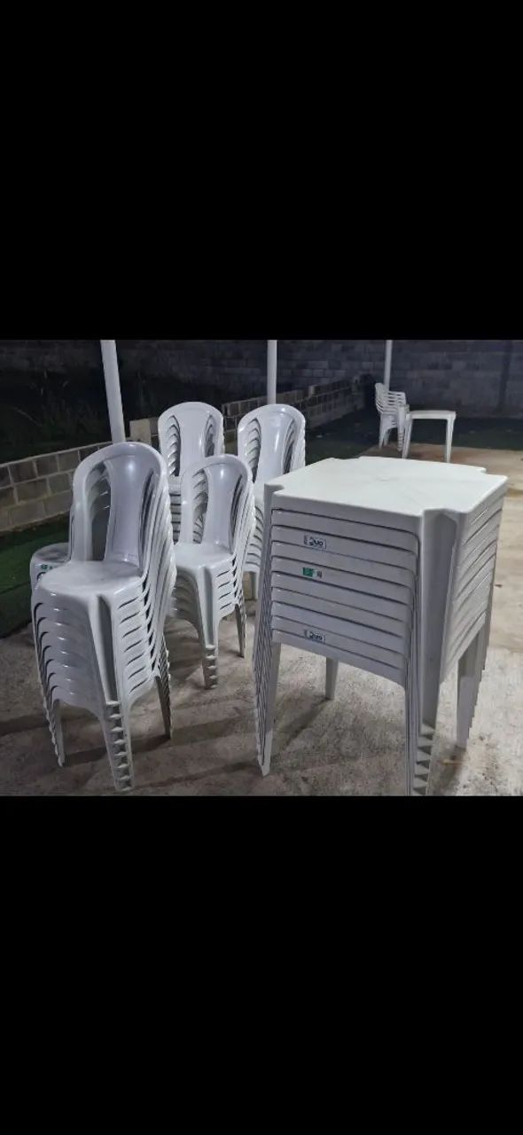 KIT 15 MESAS 60 CADEIRAS USADAS 