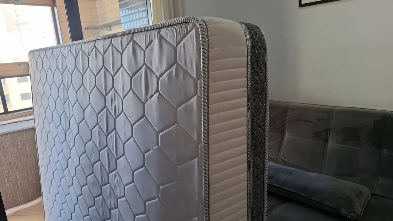 Vendo cama com colchão e criado mudo  ótimo estado  - Foto 5