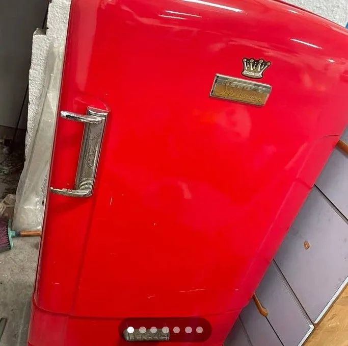 Geladeira retrô década de 40 funcionand pr colecionador ou para quem ama design exclusivo 