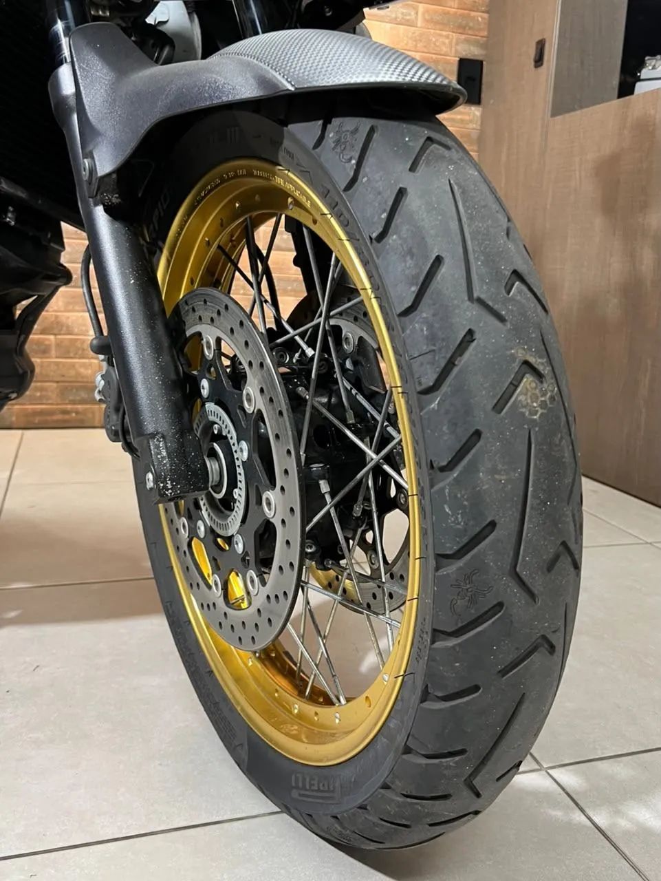 DL 650 XT V-STROM BRANCA 2023/2024 - Foto 5