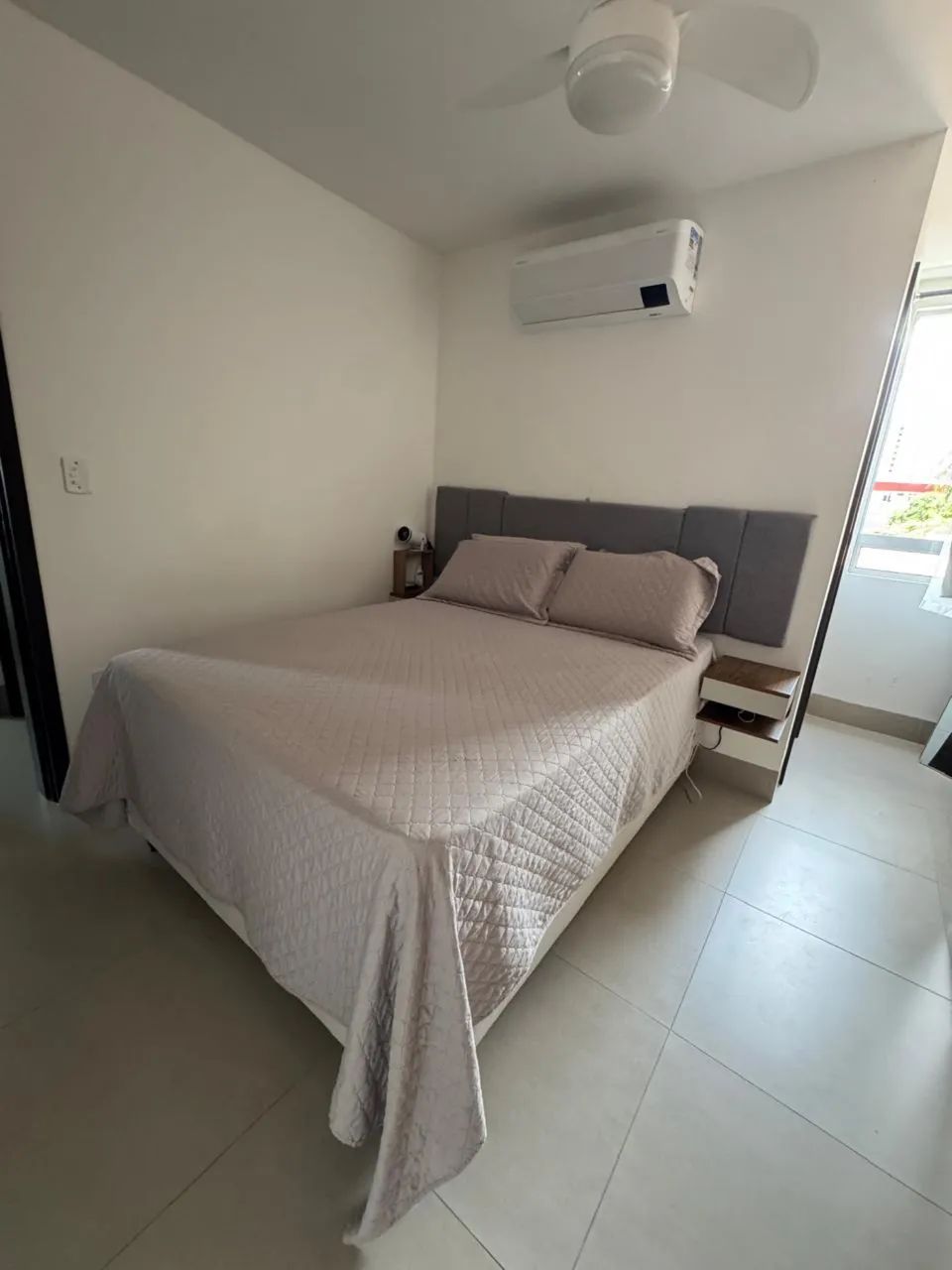 CABECEIRA DE CAMA DE LINHO CINZA