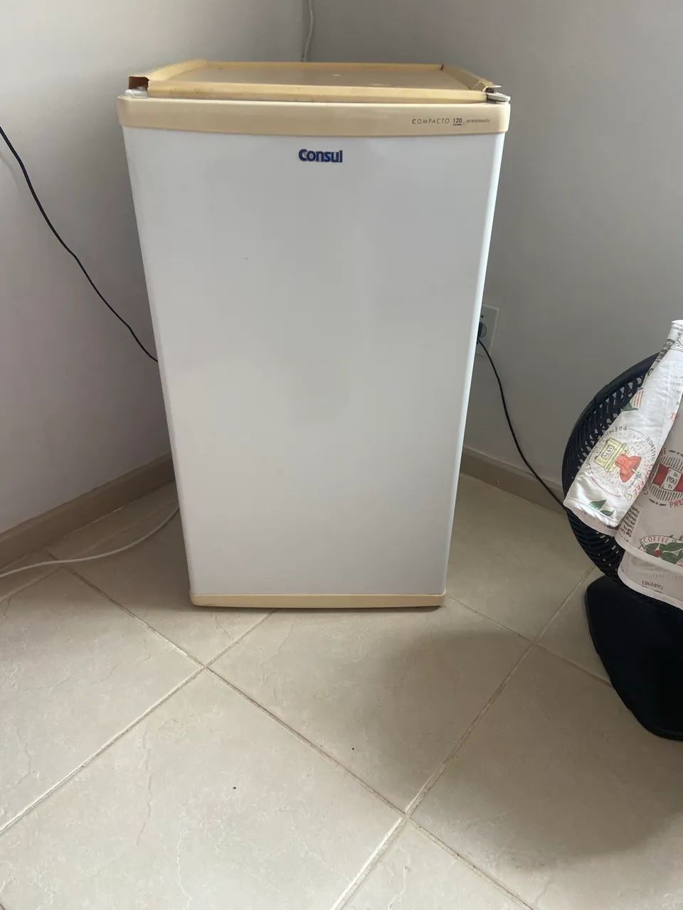 FRIGOBAR FUNCIONANDO PERFEITO R$ 500,00.