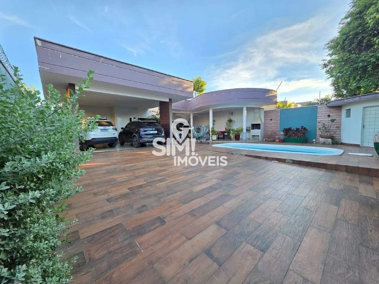 EXCELENTE CASA 04 SUÍTES COM ÁREA DE LAZER AMPLA NA 309 SUL!