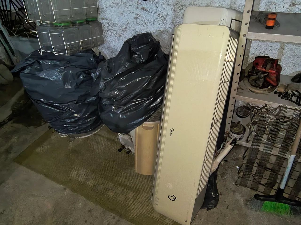Split 24 mil BTUs 220v - Foto 3