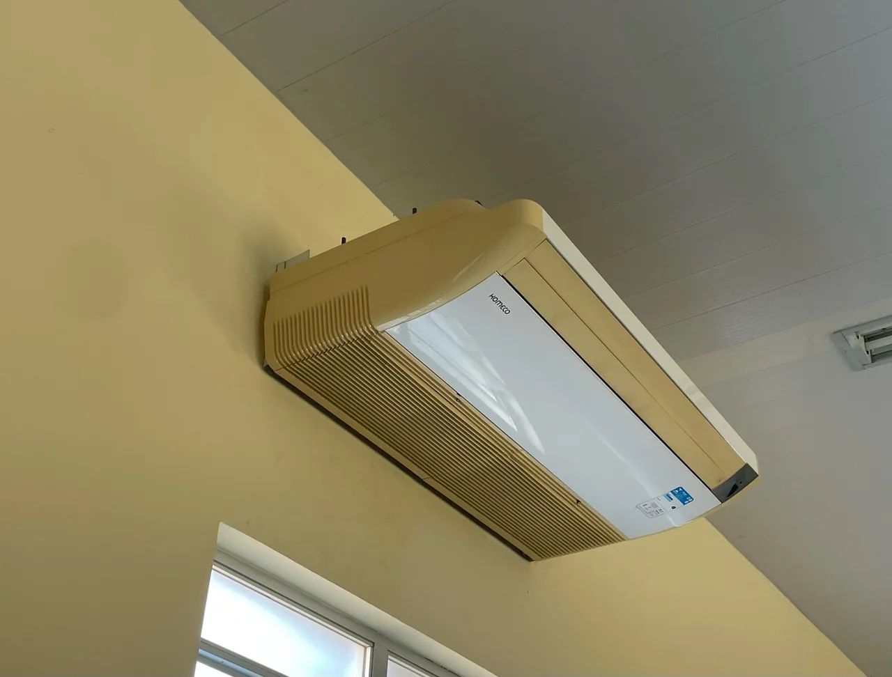 Ar condicionado KOMECO 36 BTUS
