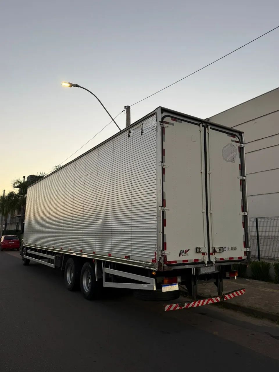 Atego 2425 2012 baú 12 metros  - Foto 2