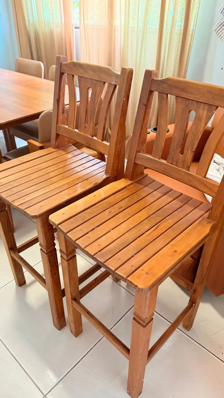 Banquetas de madeira 