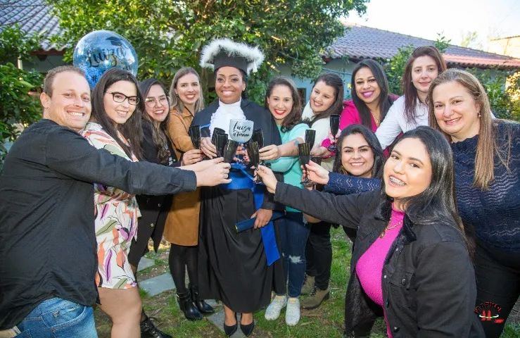 Não teve Formatura não deu para participar? Faço suas fotos com Toga/beca, Lindo Fotolivro - Foto 3