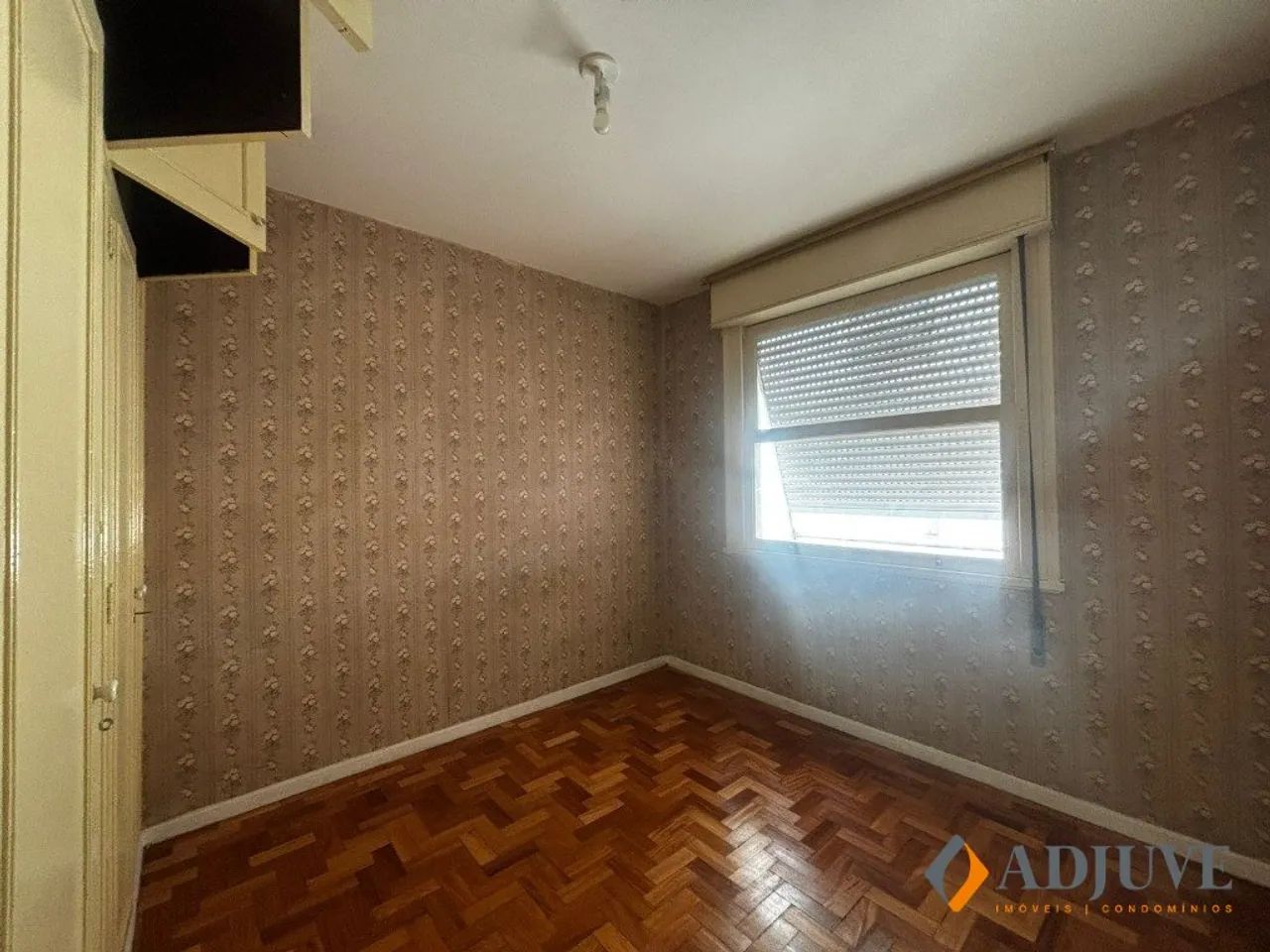 APARTAMENTO BEM ILUMINADO COM DOIS QUARTOS NO CENTRO - Foto 5