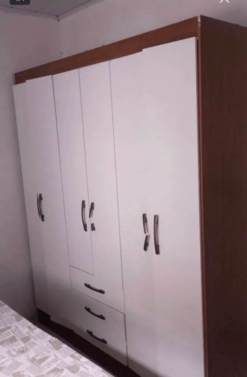 Guarda-Roupa em perfeito estado 