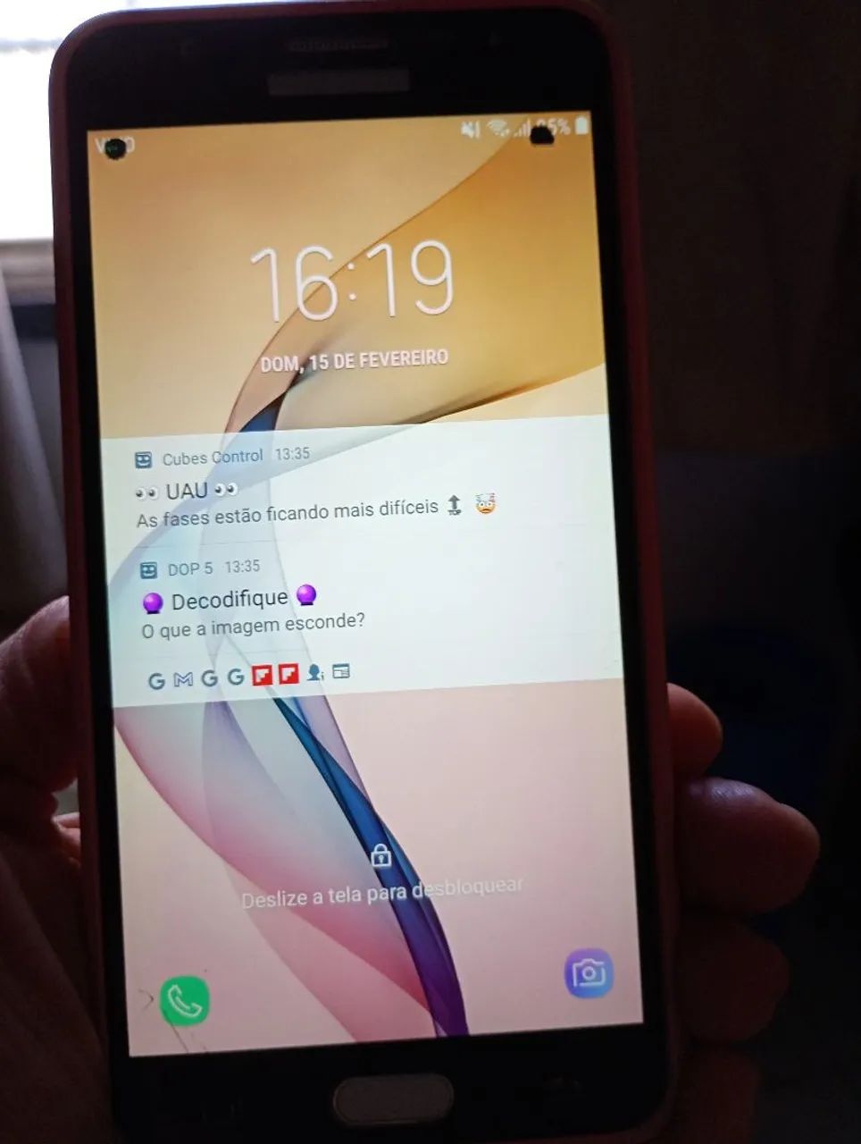 Vende se um celular Samsung j7