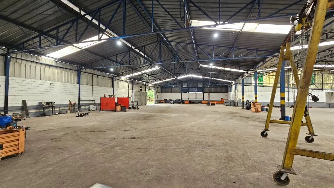 Terreno com 29.830m² de área, sendo em torno de 19.000m² com terraplanagem e 6.400m² de ga - Foto 5