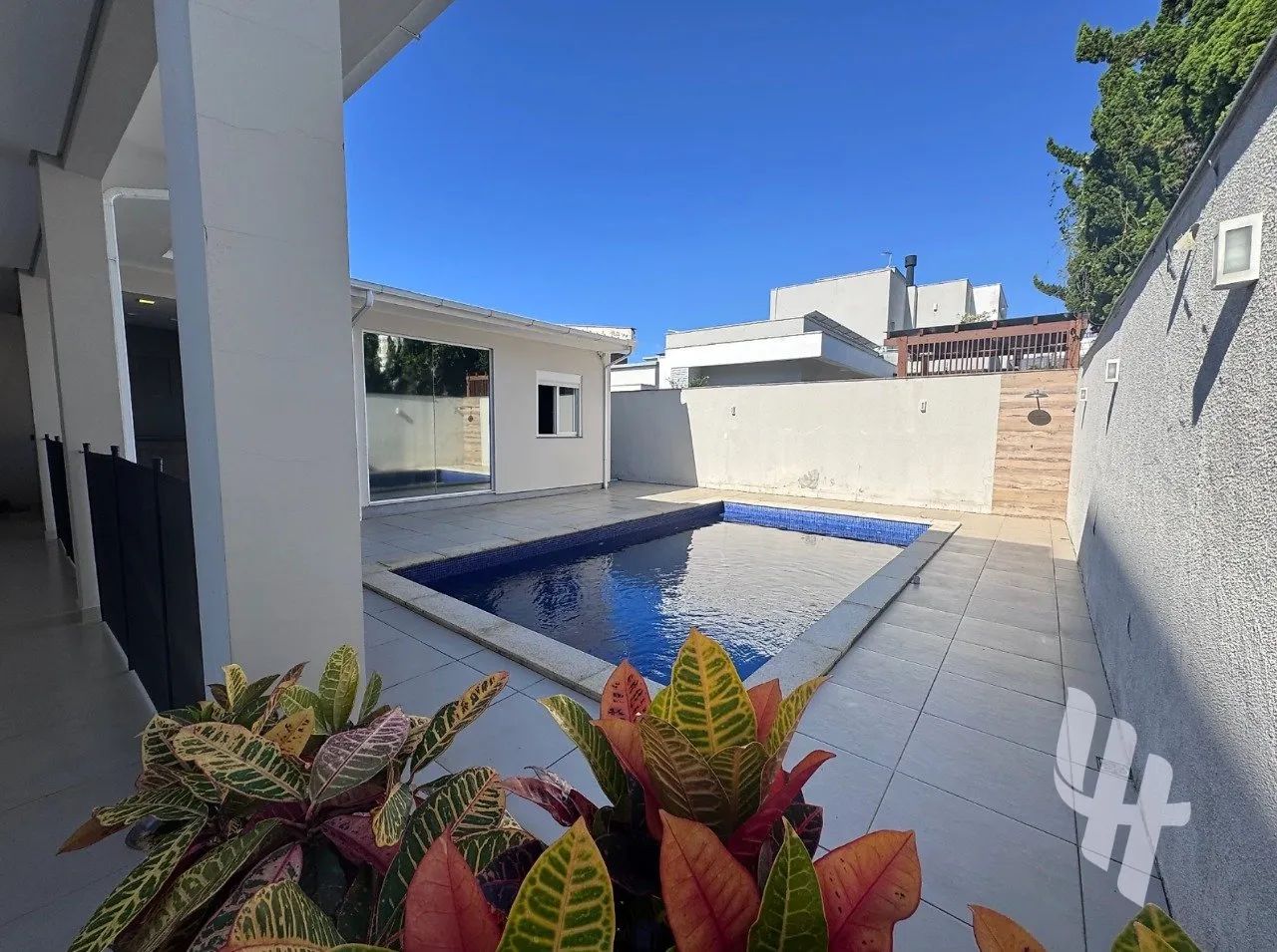 CASA 4 DORMITÓRIOS | 2 SUÍTES | 100% MOBILIADA | PEDRA BRANCA - Foto 2
