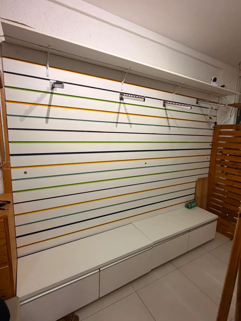 Painel de roupa loja - Foto 5