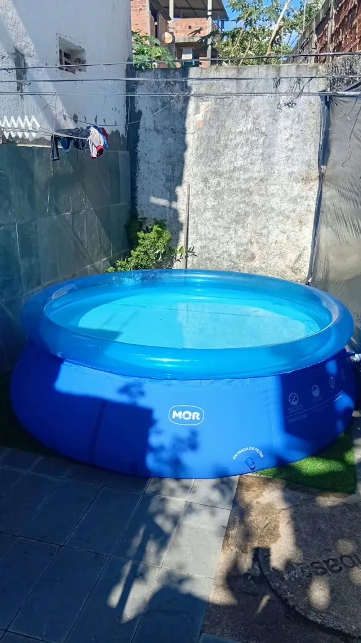 Piscina com bomba