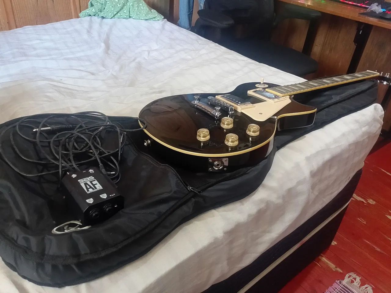 Guitarra striberg lps 230
