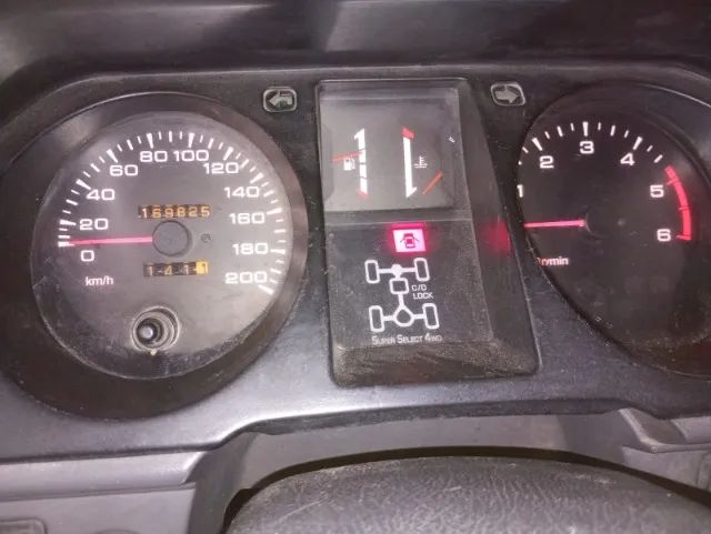Mitsubishi Pajero GLS 2.8 Diesel Turbo Mec. 2000 - Foto 6