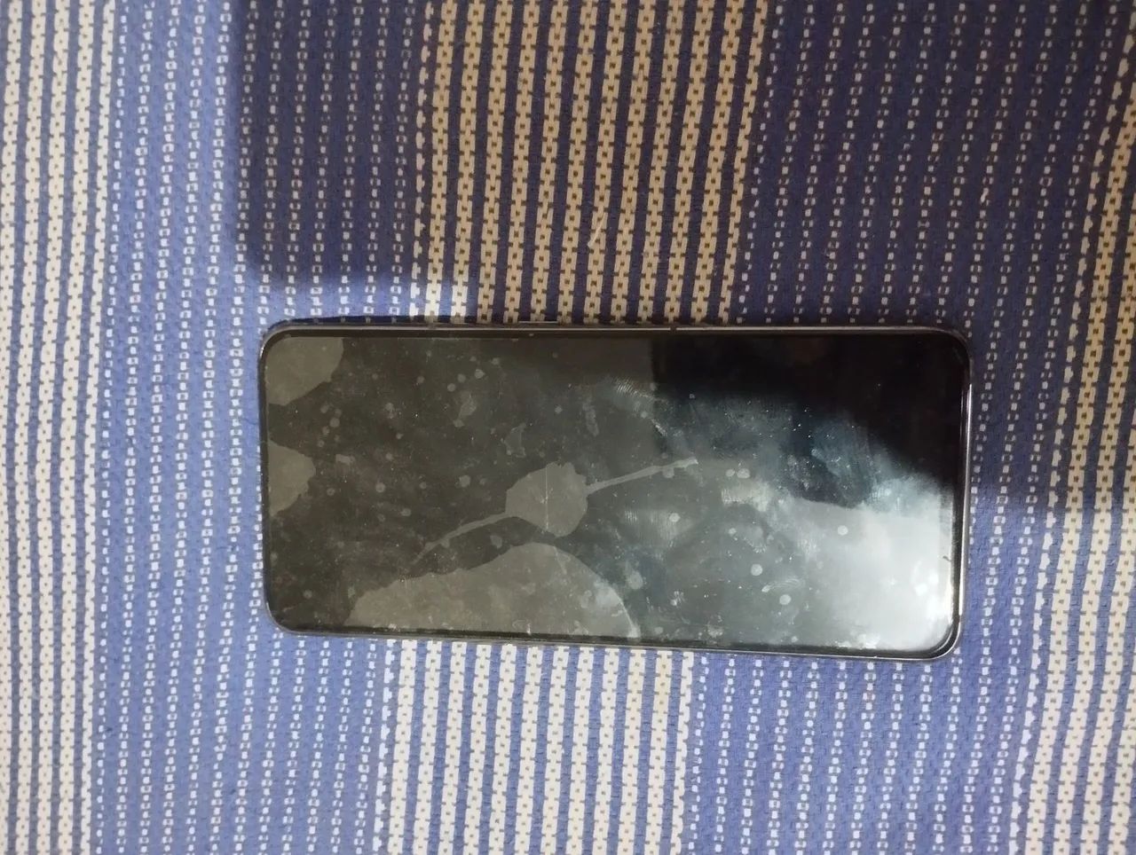 Celular pra retirada de peças.