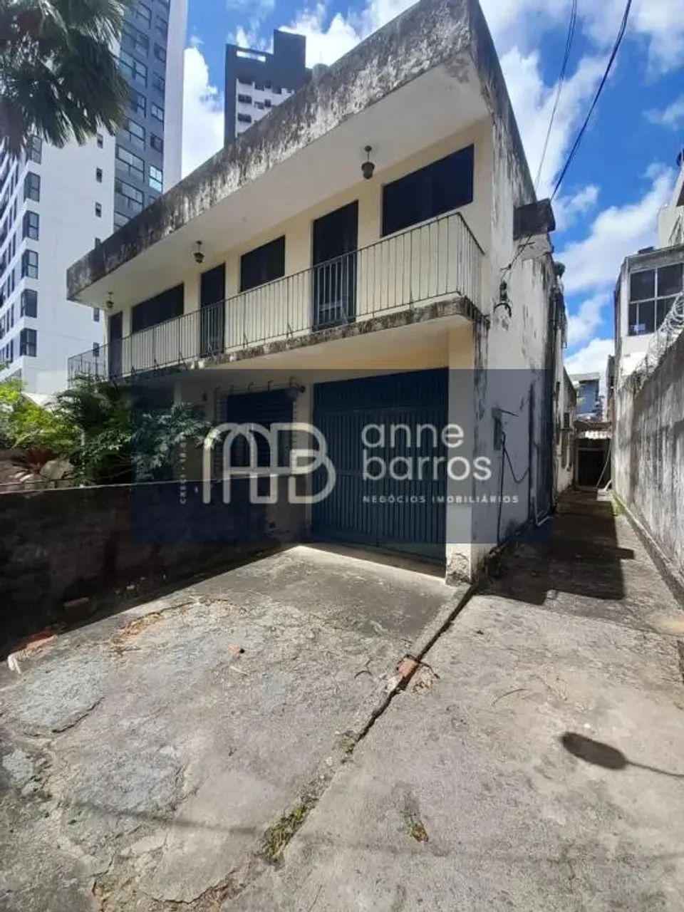Casa de 361 m² útil em Casa Amarela