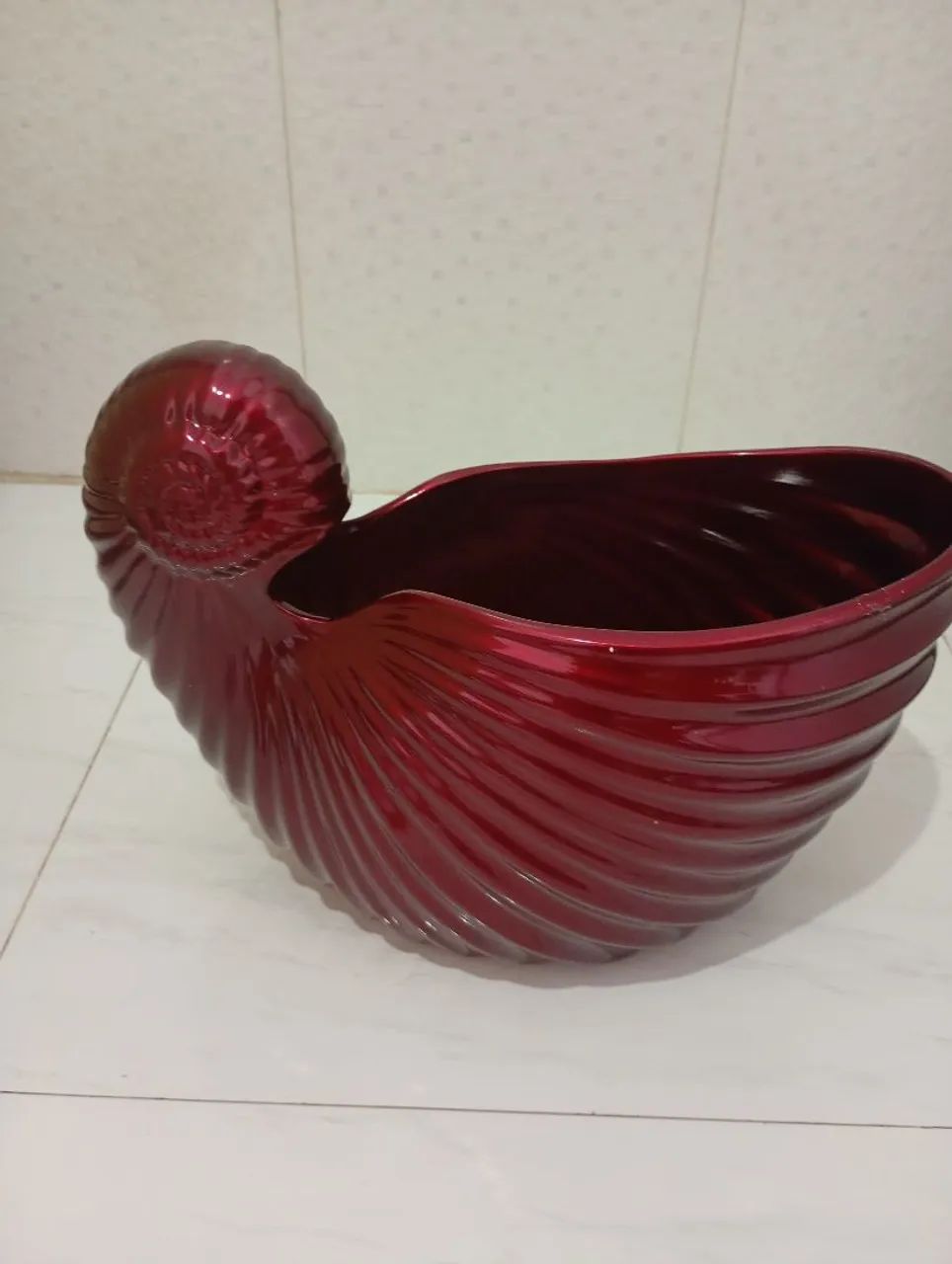 Vaso tipo floreira em cerâmica cor vermelha  - Foto 2
