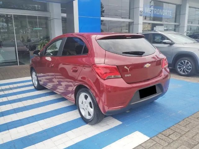 Chevrolet Onix Hatch LT 1.4 8V Flex Aut. 4P 2019 - Foto 2