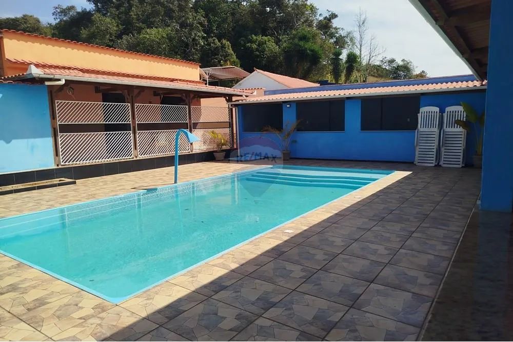 Casa com salão de festas e piscina ampla - Foto 2
