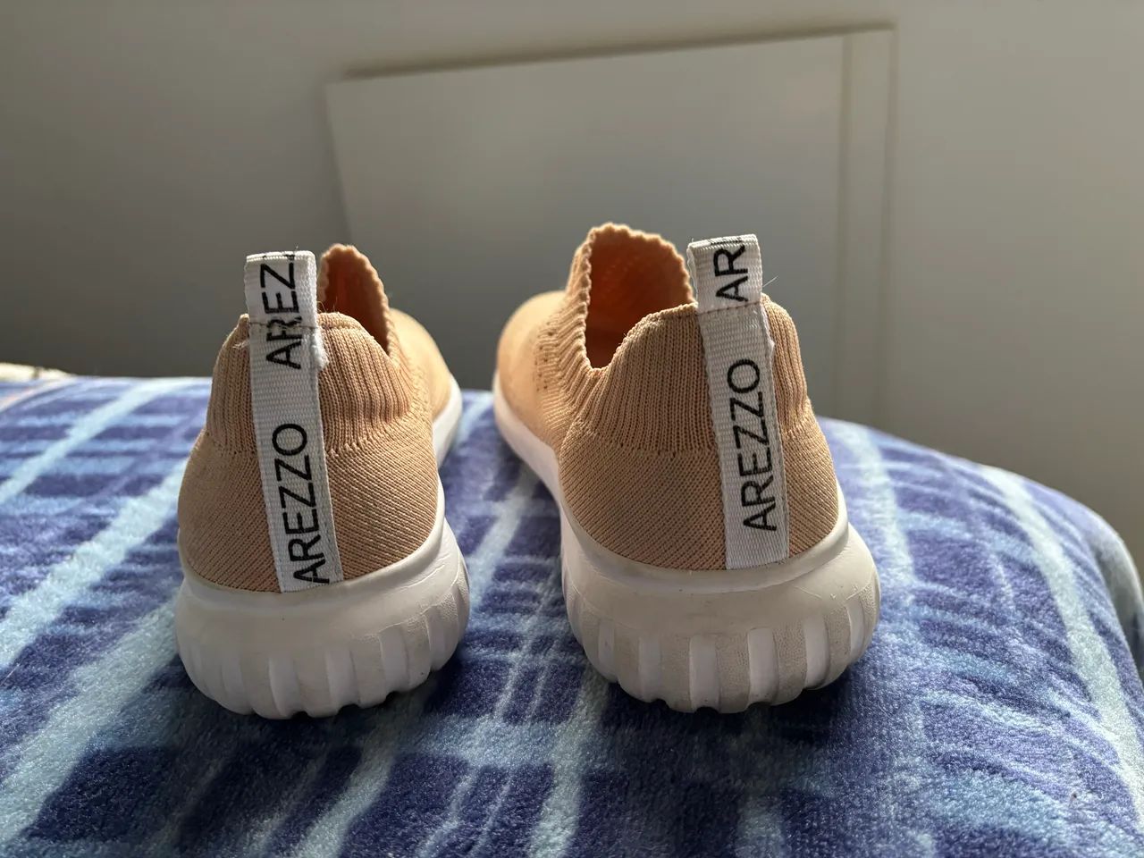 Tênis Arezzo Slip on