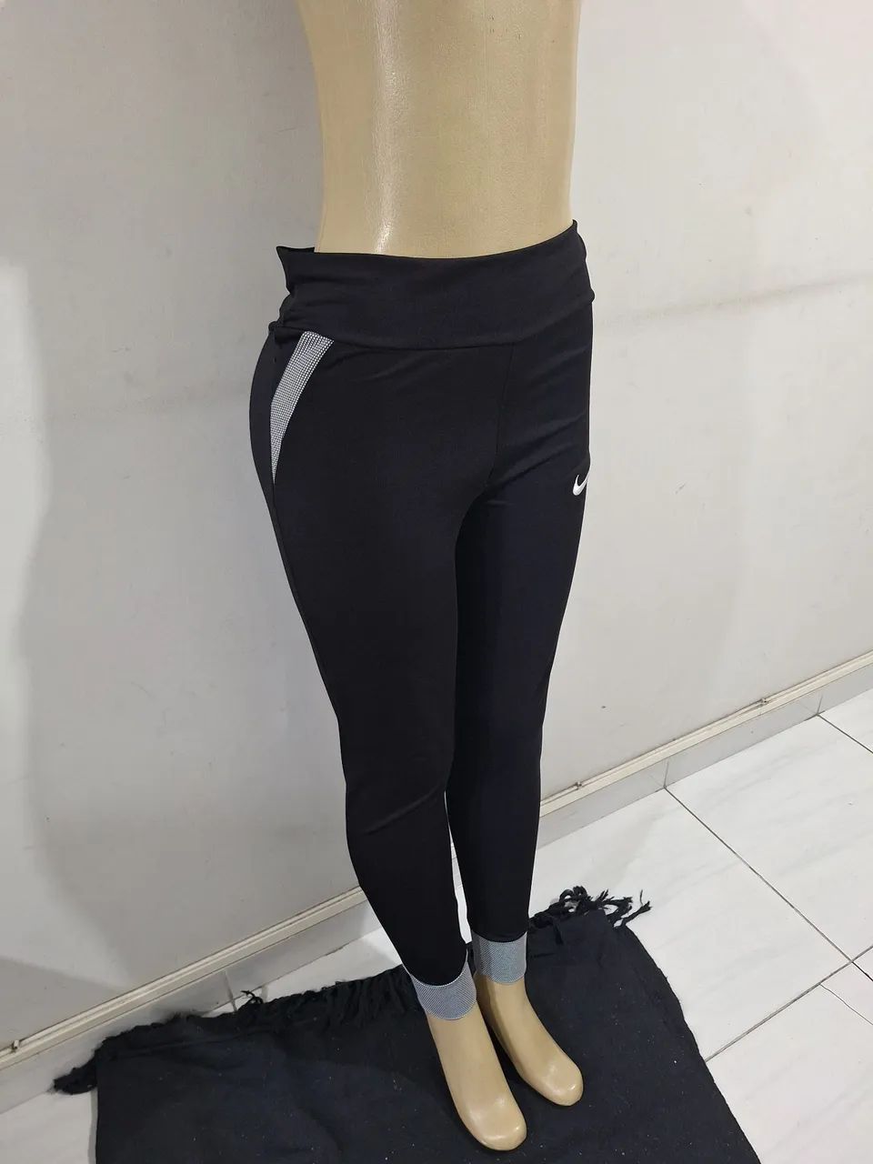 Calça feminino preta  - Foto 2