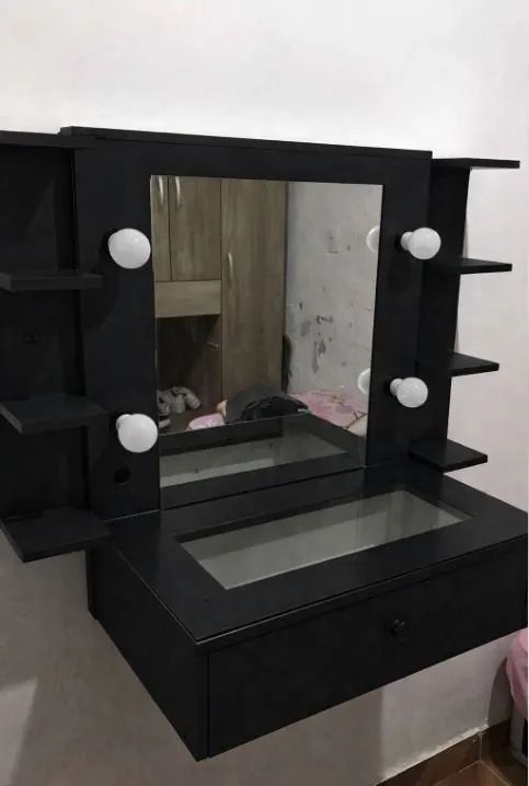Camarim melissa preto com banqueta grátis 