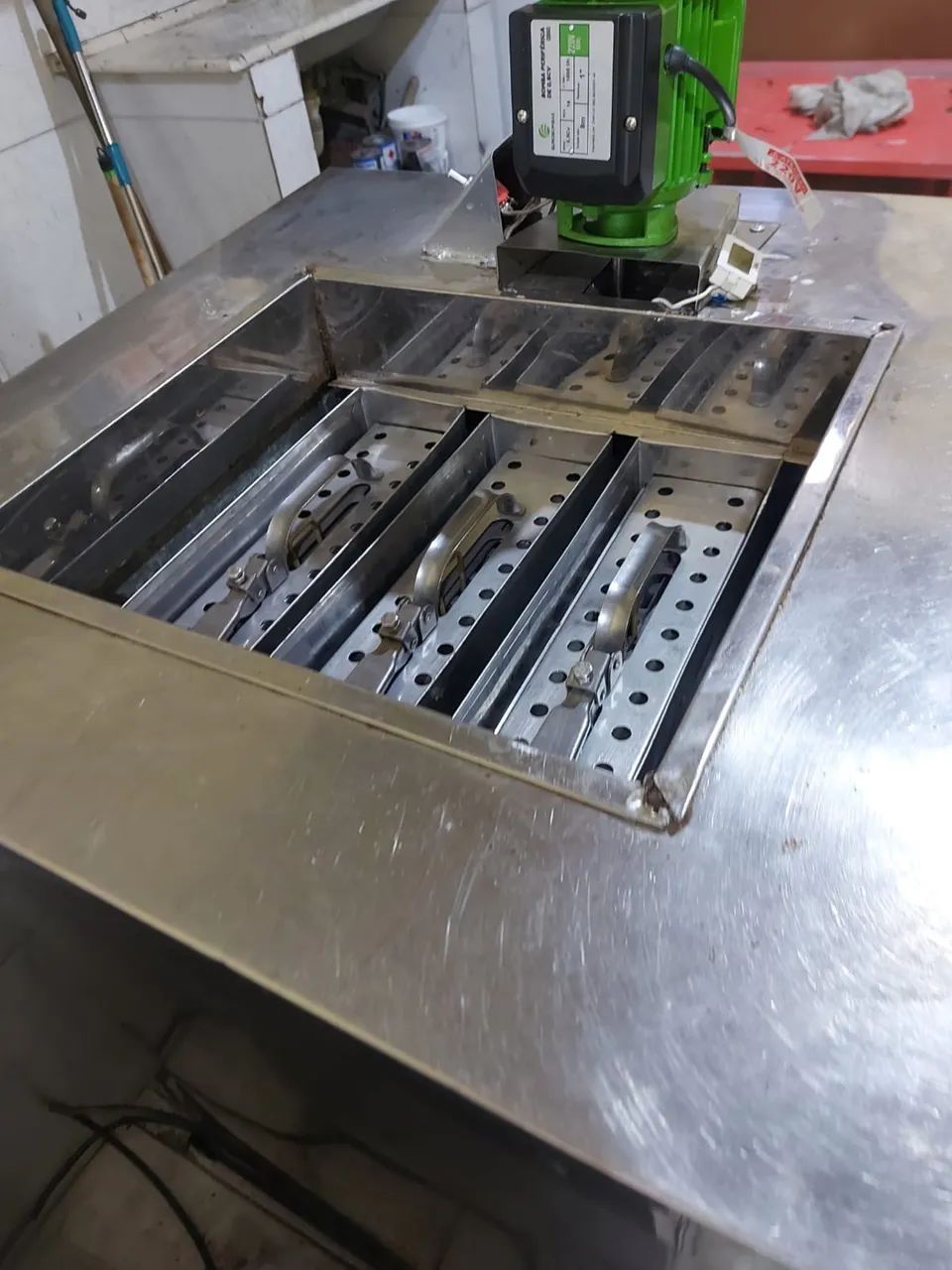 Máquina de Picolé 3 formas completa com extratores e alinhador de palitos  - Foto 4
