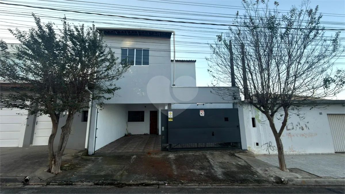 Sobrado à venda com 4 quartos no Wanell Vile V - Sorocaba/SP