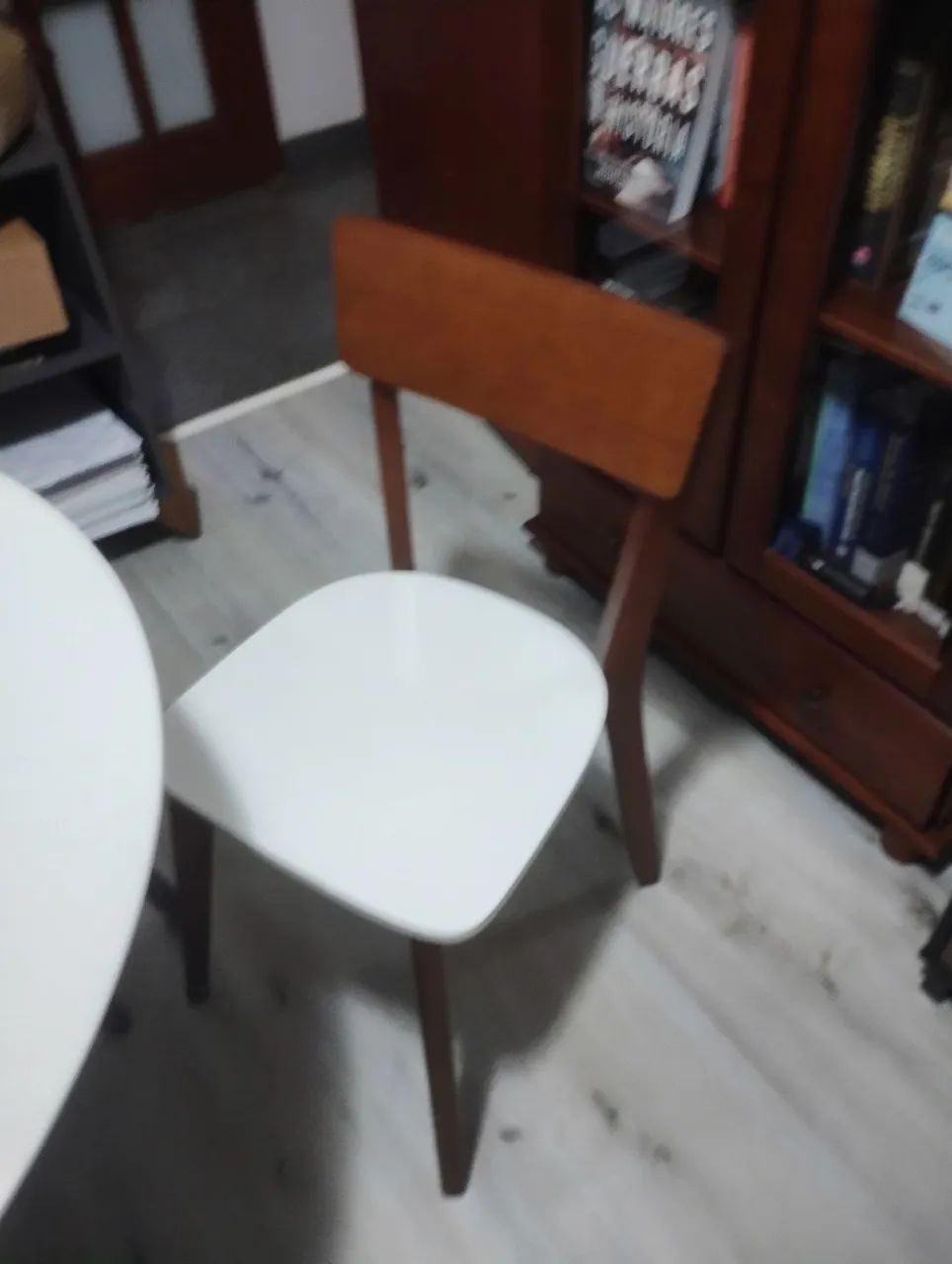 Vende-se conjunto de mesa com quatro cadeiras  - Foto 4